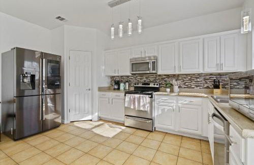 Spacious 8-Bed Home Near Tesla & Samsung Plants - Foto 10