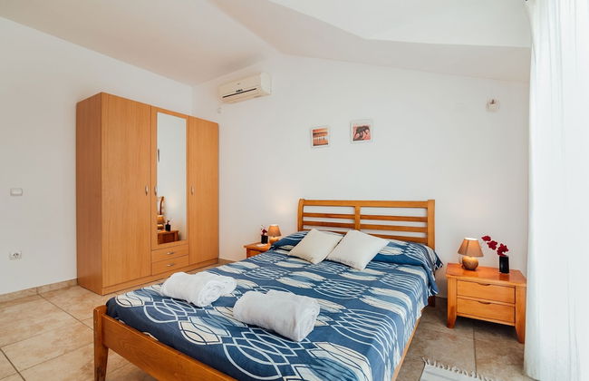 Spacious Family 4BR Seaside House, Fantastic Sea Views, 20 Meters to Beach - Foto 4