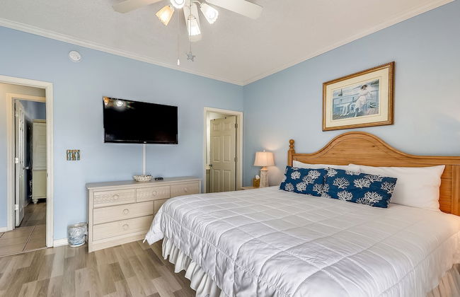 SPC 4133 Beautiful Tennis Court 2 bedroom with free beach set up for 2 by RedAwning - Foto 6