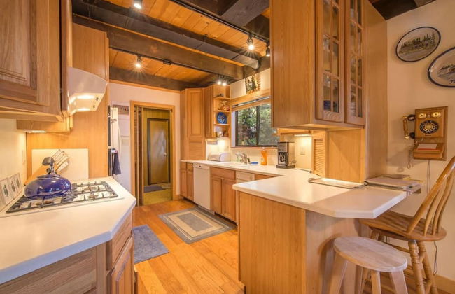 Musketeer by Avantstay Family Friendly Home In Tahoe Swiss Village! - Foto 9