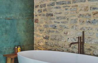 The Suite - Photo 15