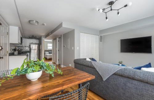 The Bright Retreat in Andersonville - Photo 11