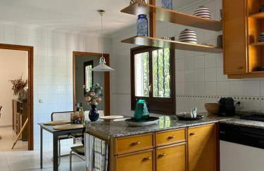 Casa mediterránea con gran jardín y piscina a 500 m de la playa - Foto 14