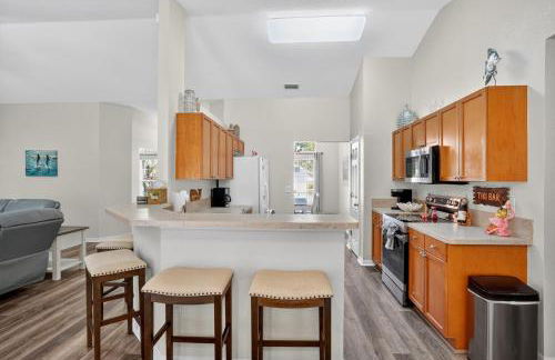 Spacious 4BR Retreat with Heated Pool & Spa home - Foto 19