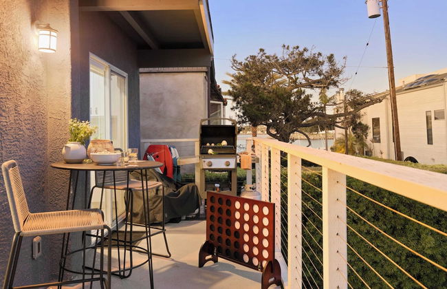 Mission Point 2 by Avantstay Mission Beach Home w/ Large Balcony Steps to Beach! - Photo 20