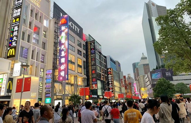 Tour privato di 1 giorno presso l'aeroporto di Shanghai per le attrazioni della città - Foto 4