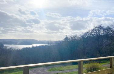 Villa des Suisses with Jacuzzi & View of Lake des Settons - Foto 24