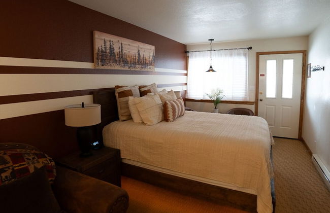 Alpenglow Three Bedroom Two Bath XL A17 - Photo 5