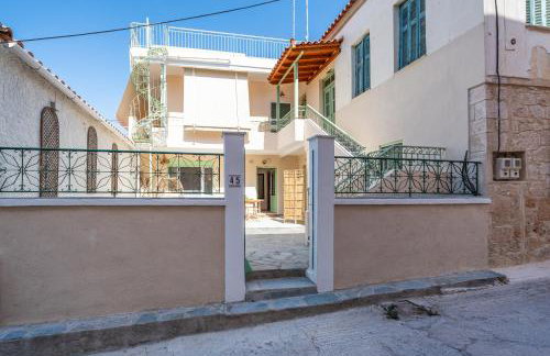 Central, Calm with Courtyard - Foto 51