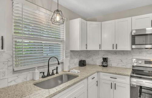 Single Story Pet Friendly Home, with Fenced Yard, Fire Pit, 5min to Downtown!! - Foto 11