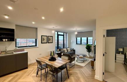 Serene- Stunning Two Bedroom 2 washroom, Spacious, dual aspect lounge, Jwellery Quarter, Birmingham City Centre - Foto 2