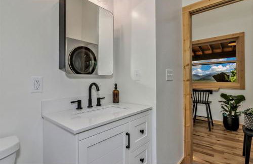 Romantic Mountain Retreat with Hot Tub and Panoramic Views Near Marshall, NC - Foto 17