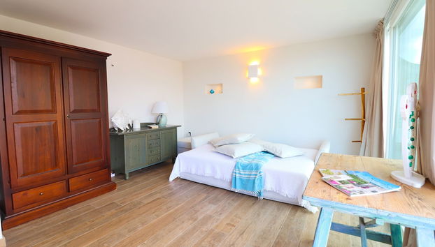 Dimora Storica Torre Matta Elegance, history and sea views in the heart of Otr - Foto 3, Habitación