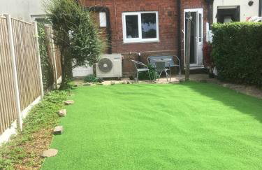 Quiet 2-Bed with Private Garden and Drive - Foto 40