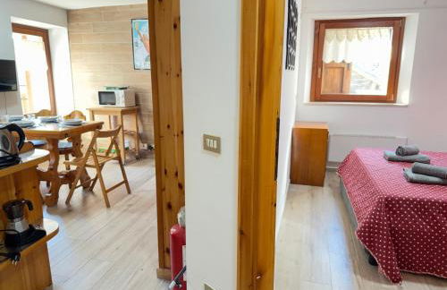 Near the Cable Cars with Views of the Lake - Foto 14