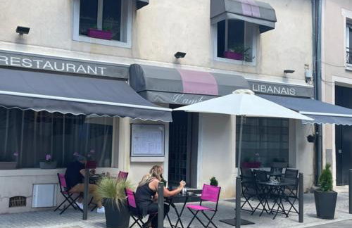 Airport Paris Eiffel Tower Center Roissy CDG - Foto 44