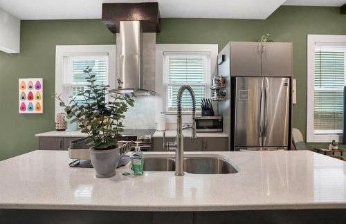 Prime location very close to downtown! - Photo 66