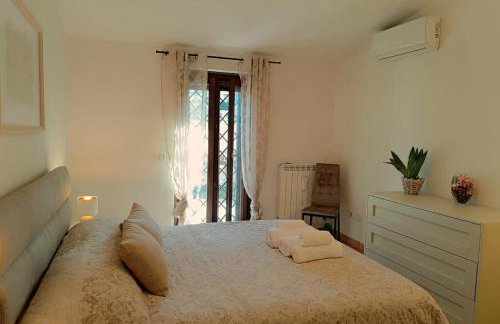 RESIDENZA AURORA - bright spacious House with Garden & outdoor Patio - Ardea - Tor San Lorenzo - Foto 7