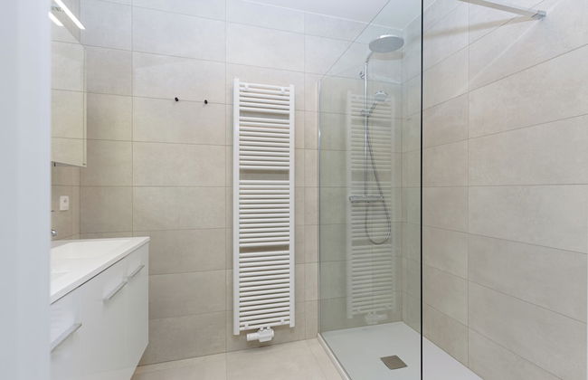 Casselbergh Residences Leader - Photo 26