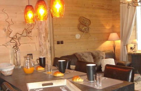 GITE COSY "LE CLAIRBIER" AVEC CHEMINEE ET JACUZZI à St Laurent en Grandvaux - Foto 4