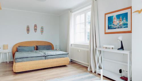 Beste Lage mit Warnowblick - großer Balkon, zwei Schlafzimmer, Aufzug, Stellplatz - Foto 5