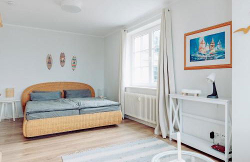 Beste Lage mit Warnowblick - großer Balkon, zwei Schlafzimmer, Aufzug, Stellplatz - Foto 5