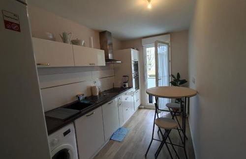 T3 lumineux avec grande terrasse et parking sécurisé - Foto 29