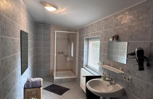 Schöne Wohnung 80qm in ruhiger Lage am Wald mit Billardzimmer - Foto 6