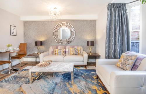 8 Blue Bridge- Elegant and Luxurious 1 Bedroom Apt- Free Parking - Photo 4