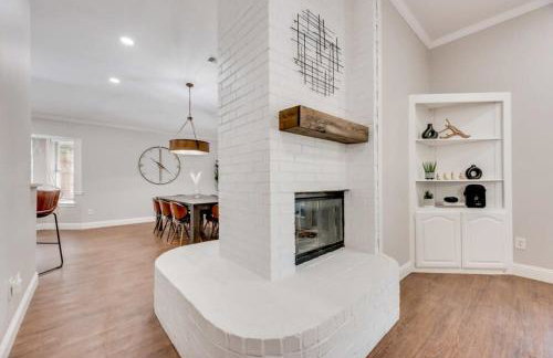 Boho Chic Home w Backyard Paradise - Pool + Grill - Foto 10