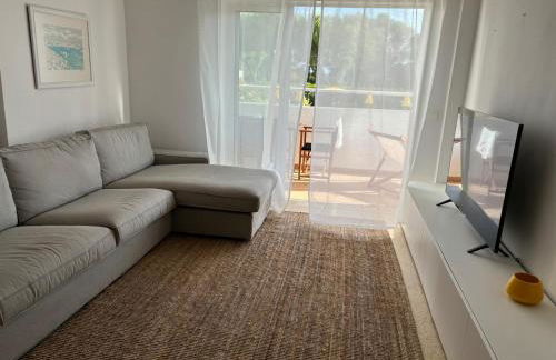 Apartamento con piscina y delante de la playa - Foto 2