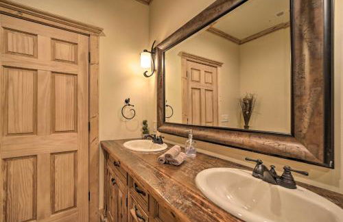 Hot Tub and Mtn Views! All-Season Escape in Franklin - Foto 25