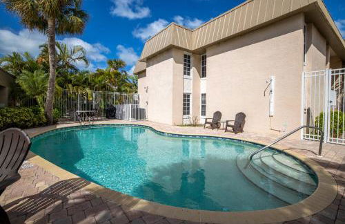 Village Breeze - Heated Pool, Private Patio, Village and Beach! - Foto 1