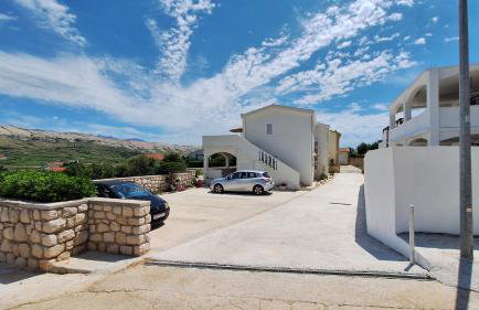 Sunny Bi-Pi Apartment - Photo 30