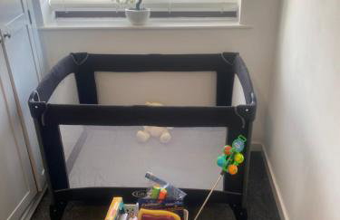 2BR House Secure Parking, Long Stays Private Garden and Netflix, Nottingham - Foto 25