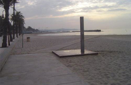 APARTAMENTO EN SEGUNDA LINEA DE MAR, WIFI & A.C - Foto 21