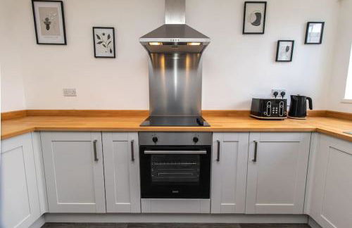 Free Driveway Parking 3 Double Bedroom House, Ideal for long term contractor, etc stays, 4 miles 11 mins drive to Nissan, 20 mins drive to Sunderland Newcastle, Fast WIFI - see Dwellcome Home Ltd site for assurance - Foto 14