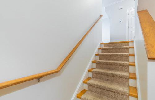 Windy City Getaway - 3BR 2BA Chicago Townhouse home - Photo 63