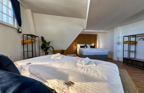 Helle großzügige Dachgeschoss Wohnung I Parkplatz I Schloss Blick #Cosiness Company - Foto 9