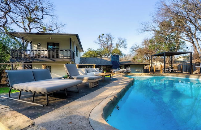 Luxury Zilker Home Pool Hot Tub Kitchen - Photo 9