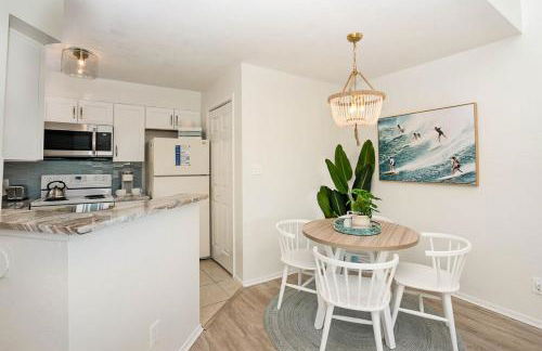 Luxury Beachside Condo - Half Mile from Beach - Foto 4