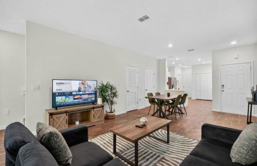 3BR Townhome/Close to Mayo and Beaches! - Photo 10