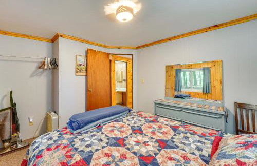 Inlet Lakefront Home Private Dock and Beach Access! - Foto 12