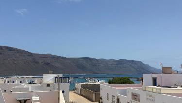 House with terrace in La Graciosa- Canary Islands - Photo 2