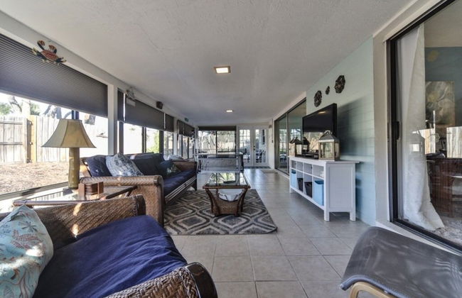 Amazing Pet Friendly 3 Bed House - Heated Pool 3 Bedroom Home by RedAwning - Foto 20