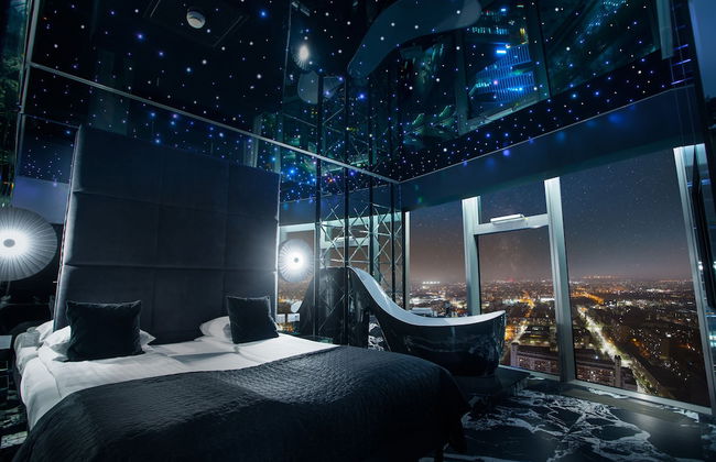 Apartments in Sky Tower with Bathtub near the window - Photo 26