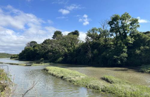 2 Bedrooms overlooking Little Petherick Creek - Foto 5