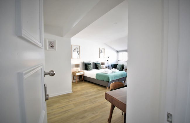 SOPHIA STUDIOS - Photo 15