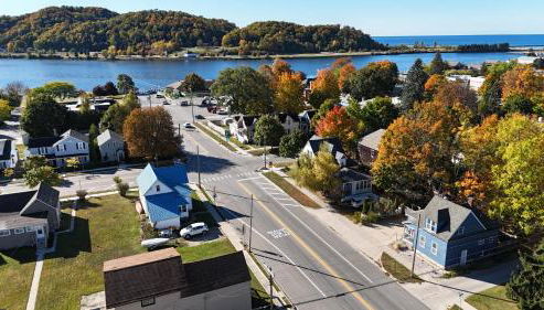 Restoration - Hot Tub, AC, and Great Location! - Foto 4