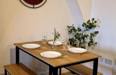 SuperValue Suite 10 - Fast WiFi, Hotel Linen, Keyless Entry, City only 10 Mins - BY PROPERTY PROMISE - Foto 5